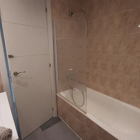 Del Parque Flats San Millan Family Apartment Malaga
